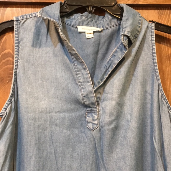 Sleeveless dress - Picture 2 of 4